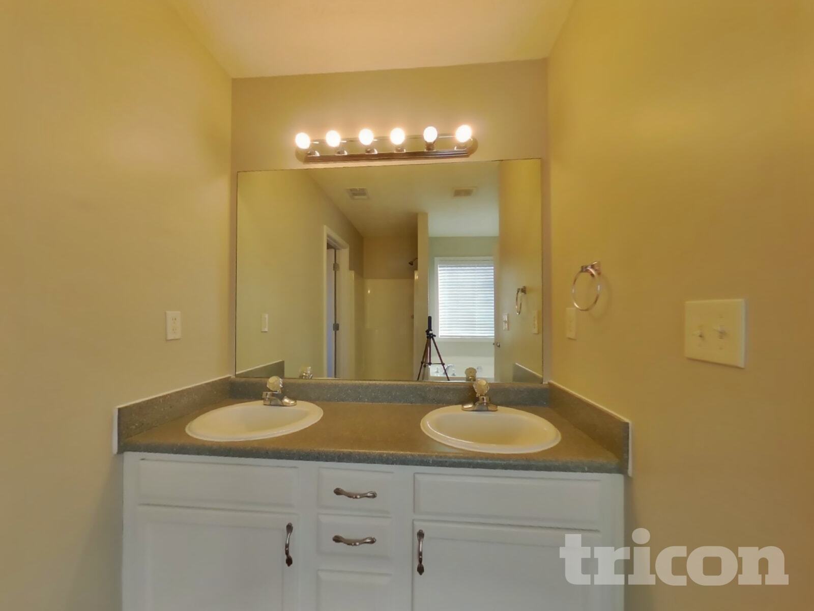 Building Photo - 45 Shenandoah Ln