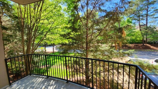 Building Photo - Lease Today! 2BR/2BA Condo in Old Fourth W...