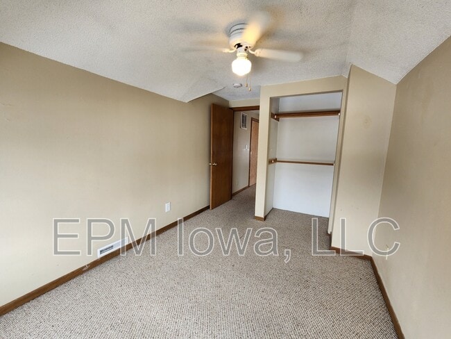 Building Photo - 604 1/2 West Seerley Boulevard