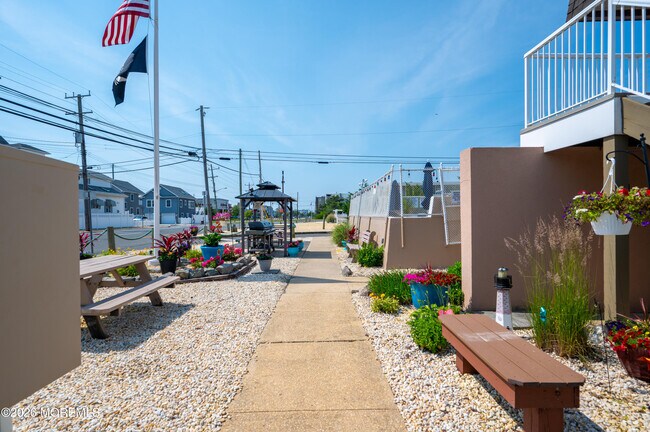 Building Photo - 1681 NJ-35