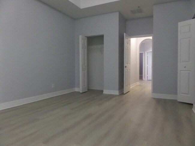 Building Photo - 829 Pipers Cay Dr