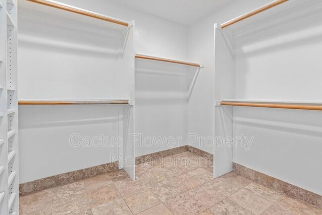 Building Photo - 5217 E Sheena Dr