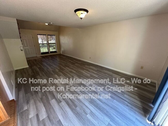 Building Photo - 766 Spring Cir