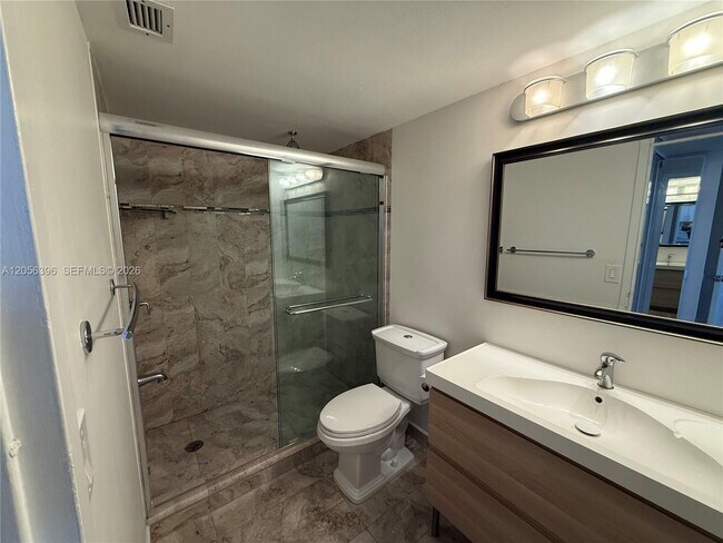 Building Photo - 13155 Ixora Ct