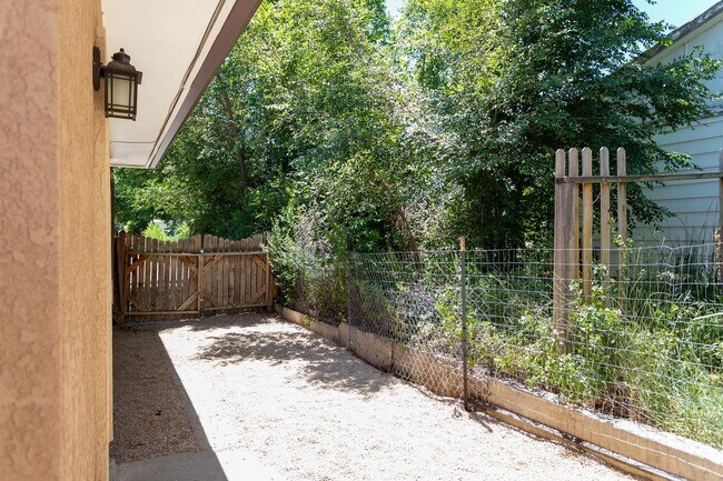 Building Photo - Charming 3BR Home with Updated Amenities &...