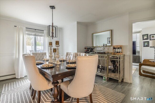 Building Photo - 56 Linden St