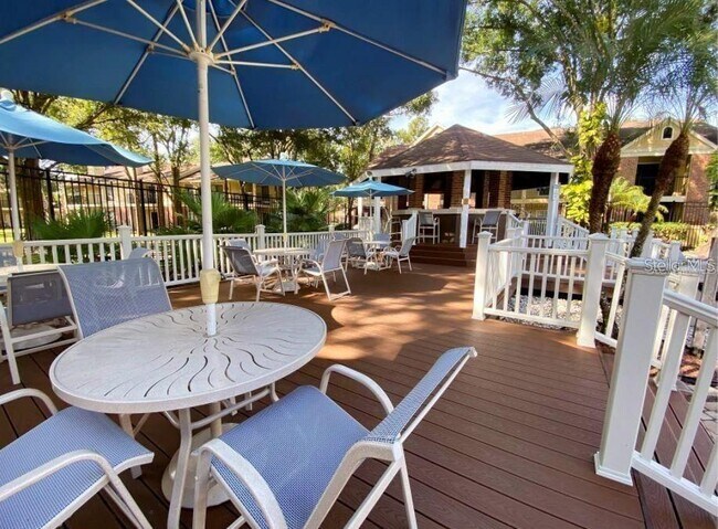 Building Photo - 8635 Mallard Reserve Dr