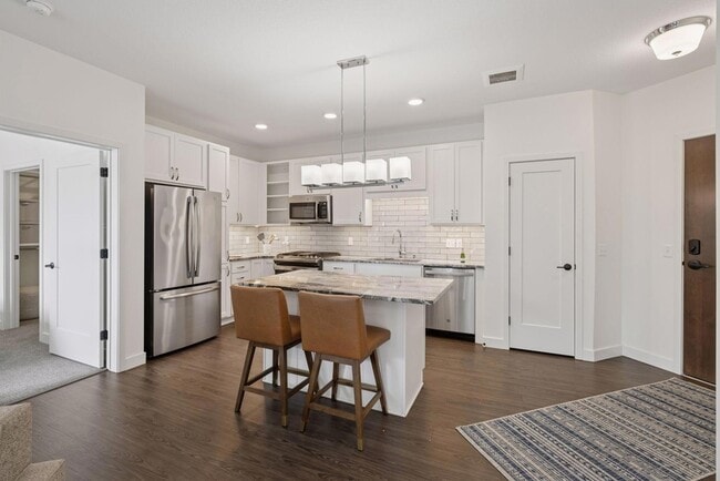 Building Photo - 12610 Ridgedale Dr