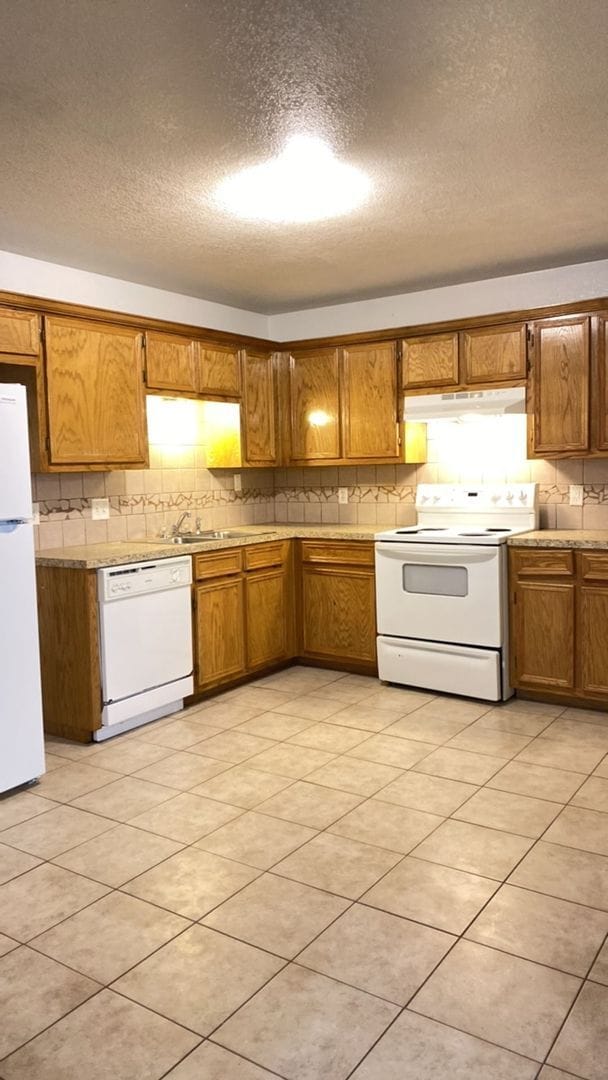 Building Photo - 506 Primrose Dr
