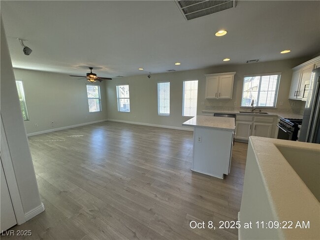 Building Photo - 10314 Ladybug Bend St