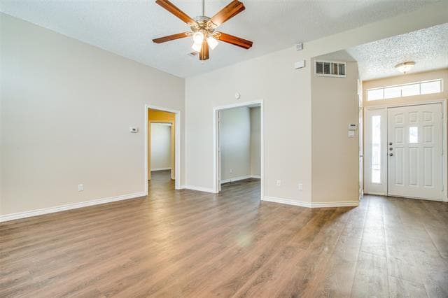 Building Photo - 1802 Elm Creek Dr