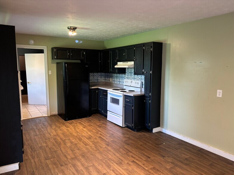 Building Photo - 108 Colyers Loop