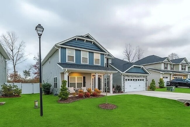 Building Photo - 182 Hillmont Dr