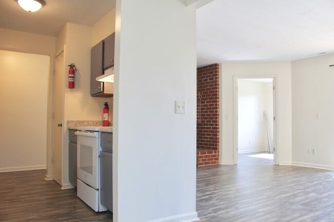 Building Photo - 1030-3 Blue Ridge Dr