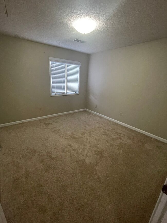 Building Photo - 3BD/2BA Townhouse Located in the Heart of East Memphis