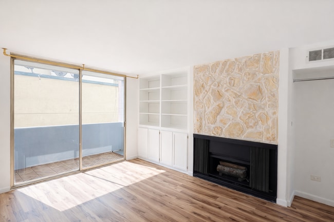 Building Photo - 421 La Fayette Park Pl