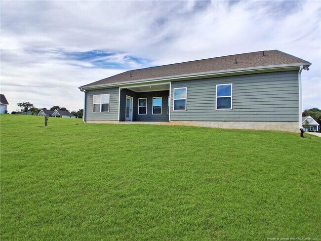 Building Photo - 142 Planters Ln