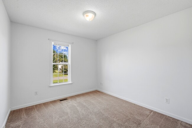 Building Photo - 202 Starcrest Dr