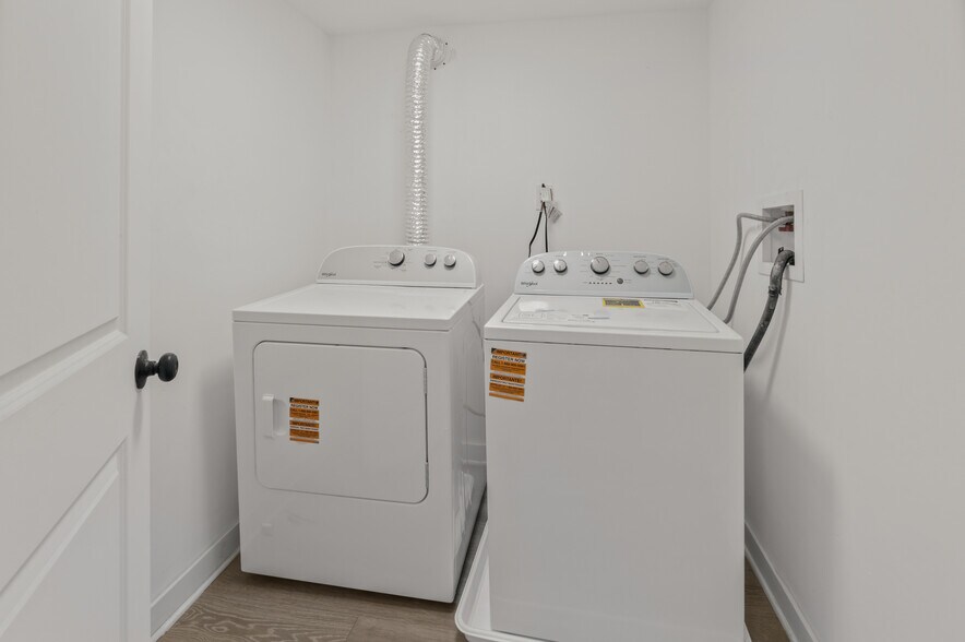 Washer/Dryer Room - 7131 W Altgeld St