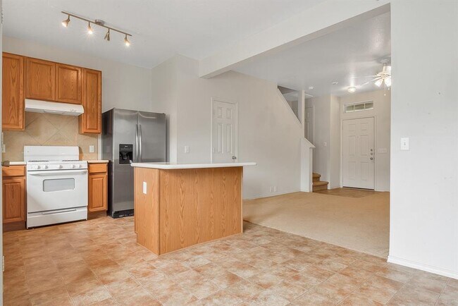 Building Photo - 29731 Sullivan Oaks Dr