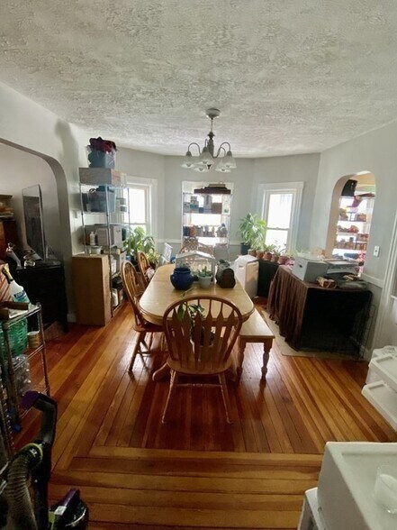 Building Photo - 110 Crescent Ave