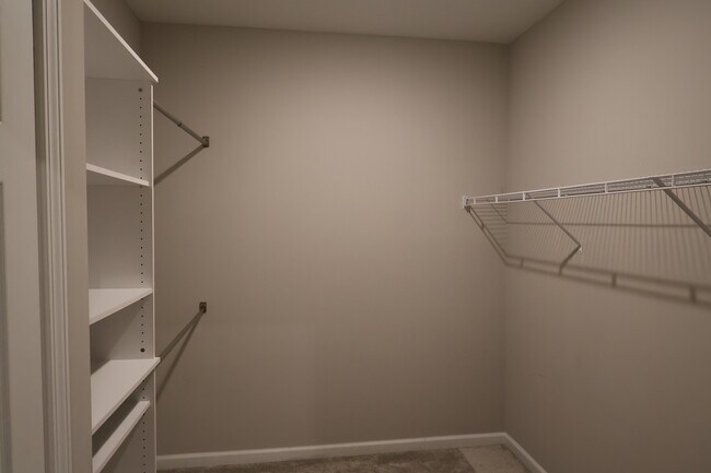 Building Photo - 2951 Daylily Dr