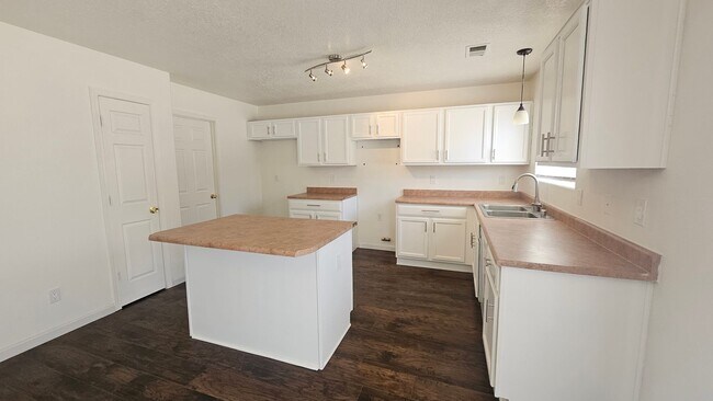 Building Photo - Chicoma Way 1832 NW