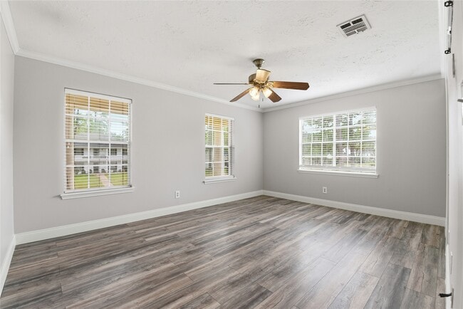 Building Photo - 1406 Grand Valley Dr