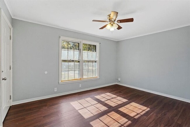 Building Photo - 210 W Willingham St