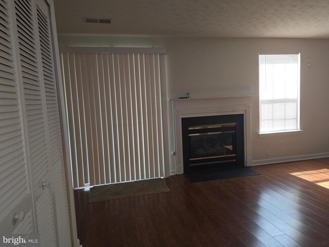 Building Photo - 206 Park Brook Ct