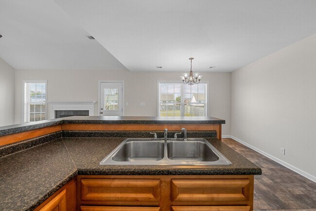 Building Photo - 3 Bedroom Home For Rent Near St. B Area!