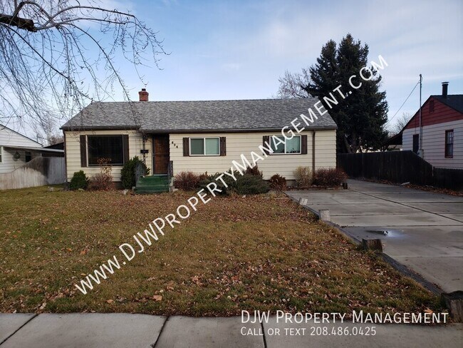 Primary Photo - 624 W Linden St