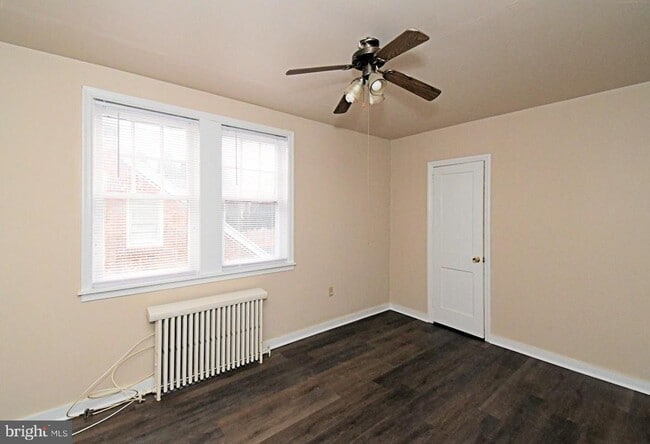 Building Photo - 254 Morris St