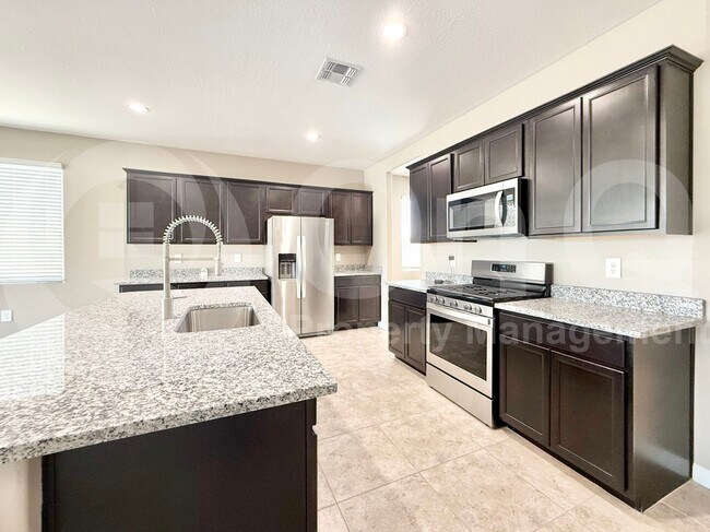 Building Photo - 30932 W Verde Ln