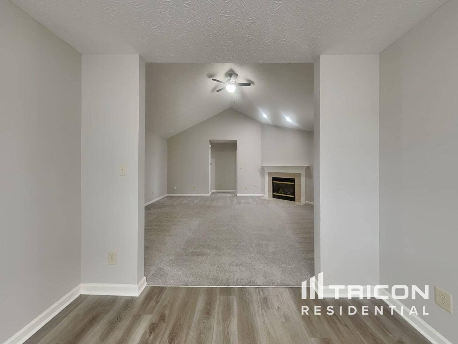 Building Photo - 910 S Shore Ct