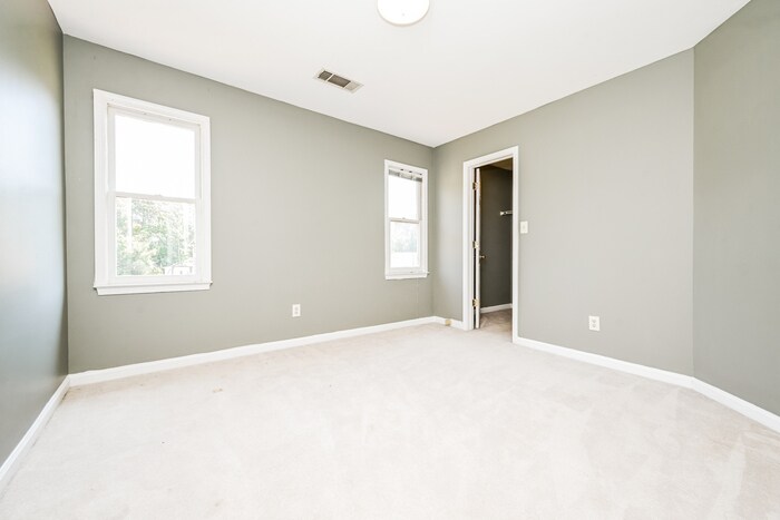 Building Photo - 11492 Summer Creek Dr