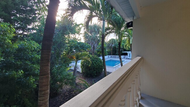 Building Photo - 1727 Jimmy Buffett Mem Hwy