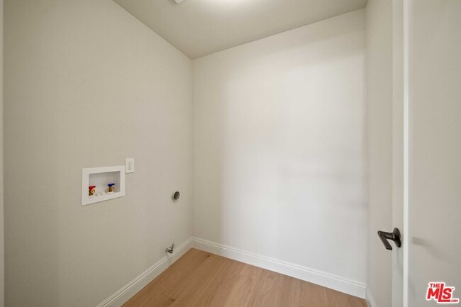 Building Photo - 5622 Babbitt Ave