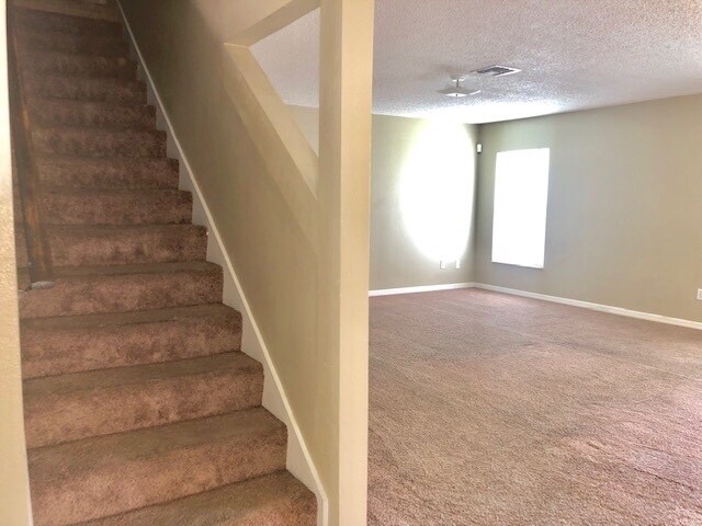 Building Photo - AVALON PARK!MOVE IN NOW! LARGE 5bd 2.5 bat...