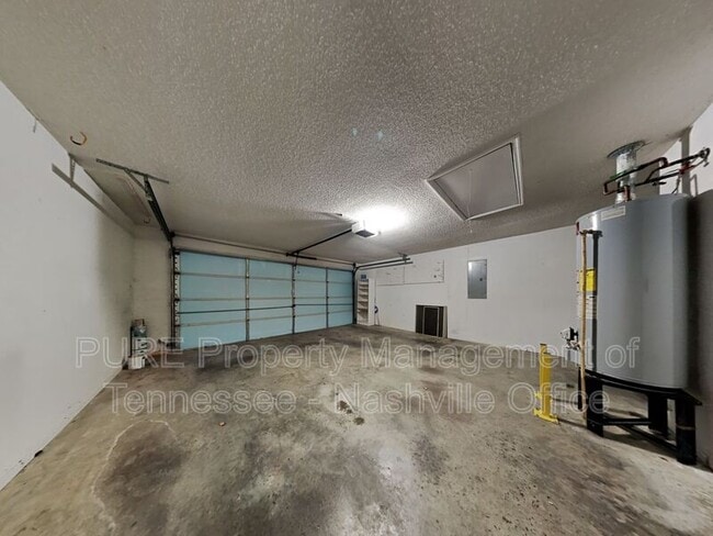 Building Photo - 2215 Joann Dr