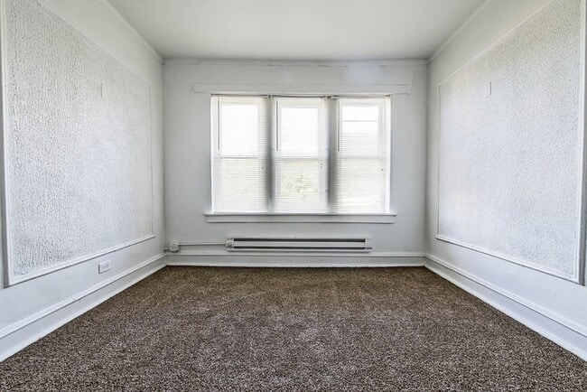 Building Photo - 723-25 N Central Ave Chicago, IL 60644