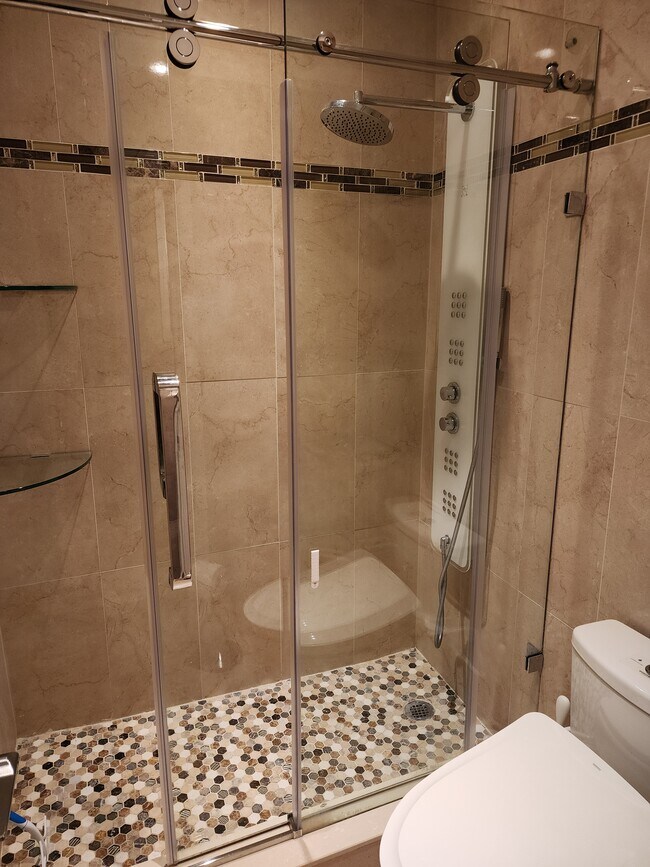 Master Bathroom - 3140 S Ocean Dr
