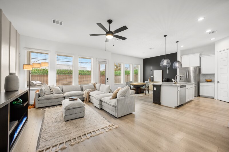 Building Photo - 8906 Covenant Pl