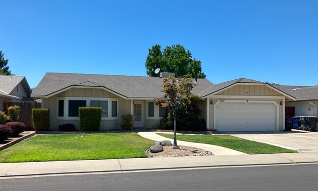 Primary Photo - 1113 Wildflower Dr