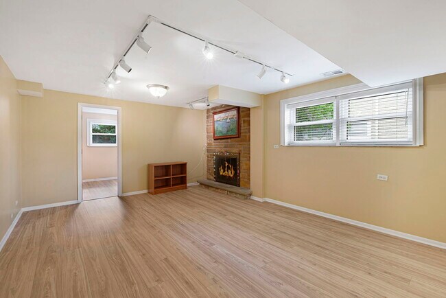 Building Photo - 146 Millbrook Ln