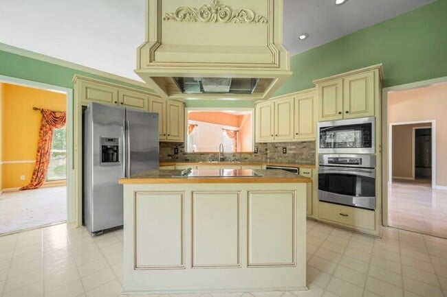 Building Photo - 1115 Burlington Ct