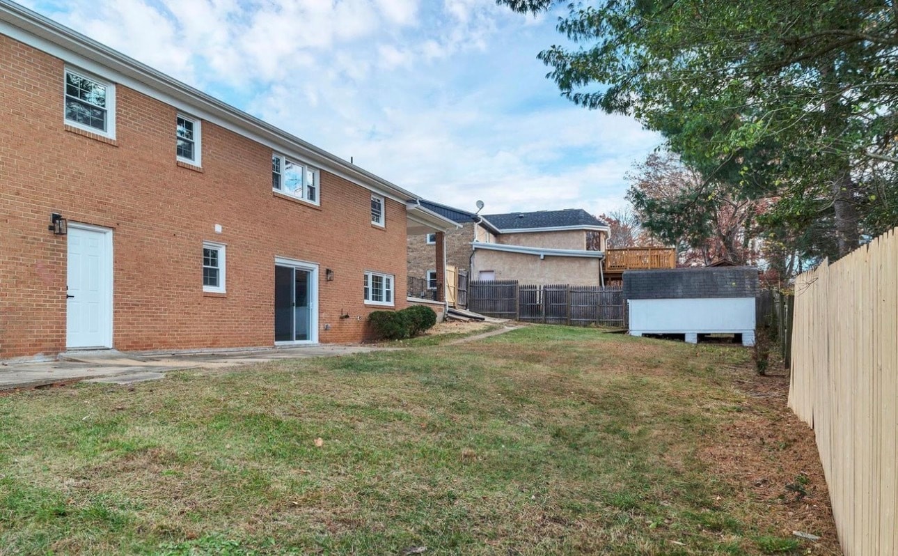 Building Photo - 9535 Fort Foote Rd