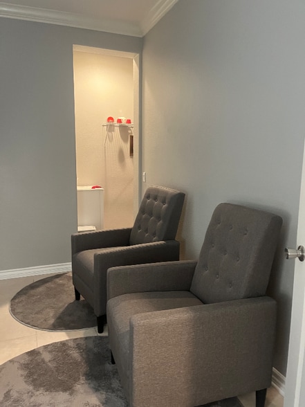 Building Photo - 8418 Lourenco Ln