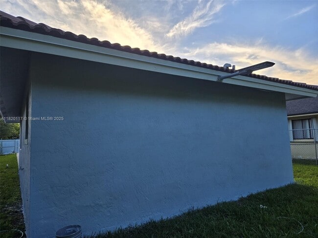 Building Photo - 20137 SW 88th Ct