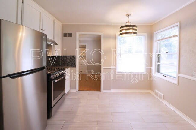 Building Photo - 7804 Tomahawk Rd